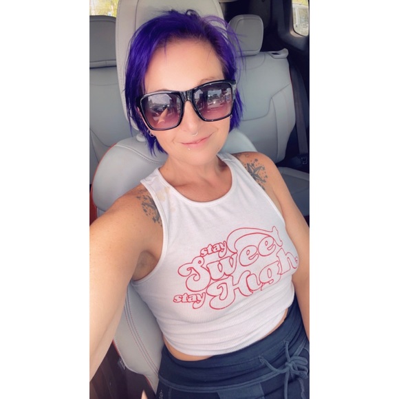 Meet your Posher, TheThriftyWife 🌈💜 - Picture 13 of 16